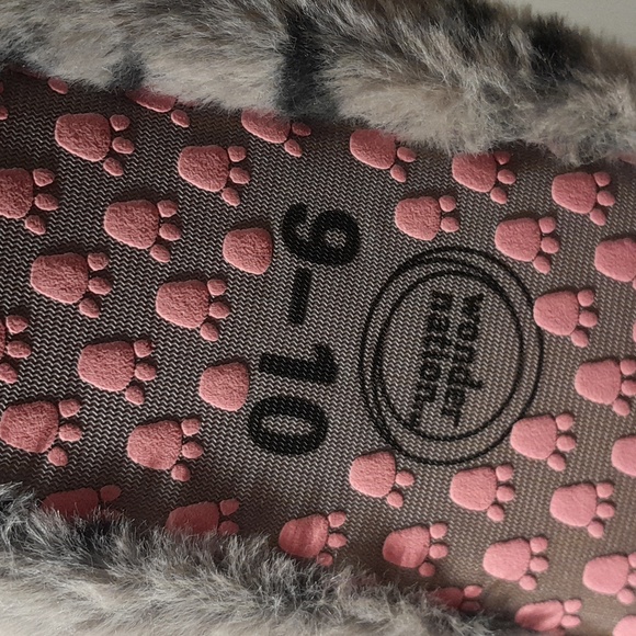 Girls Light Up Slippers - Picture 5 of 5